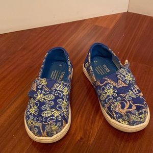 Boys size 8 octopus Toms